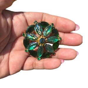Vintage Gold-Tone Emerald Green Crystal Brooch